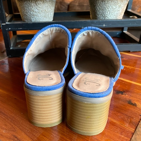 Clogs - Picture 3 of 7